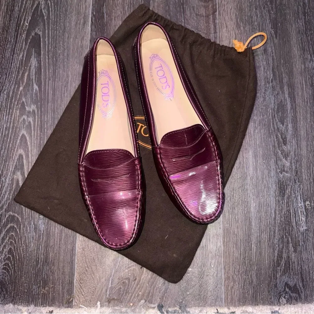 Tod's Penny slot patent leather loafers • Sz 10.5/ 40.5